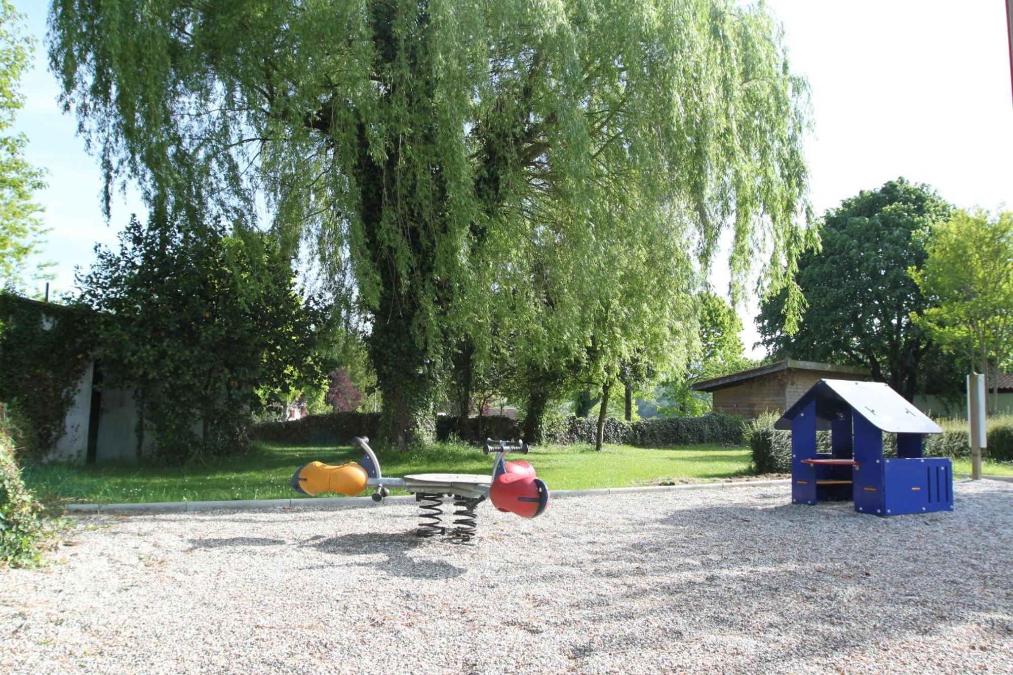 Hotel Mendy Saint-Jean-le-Vieux  Bagian luar foto